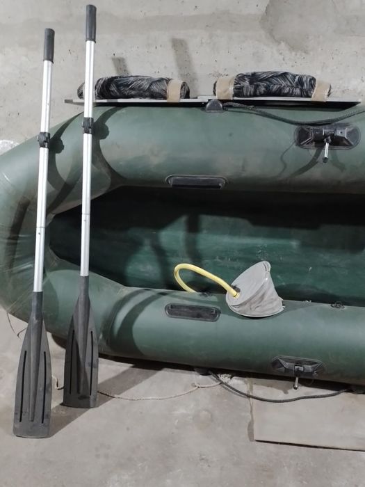 Продам лодку двухместная
