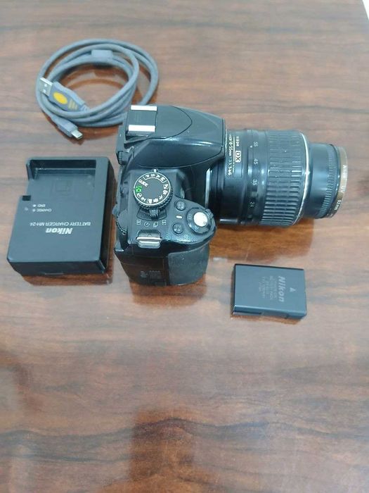 Nikon D3100 fotoaparat