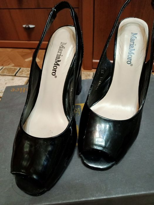 Продам туфли лаковые