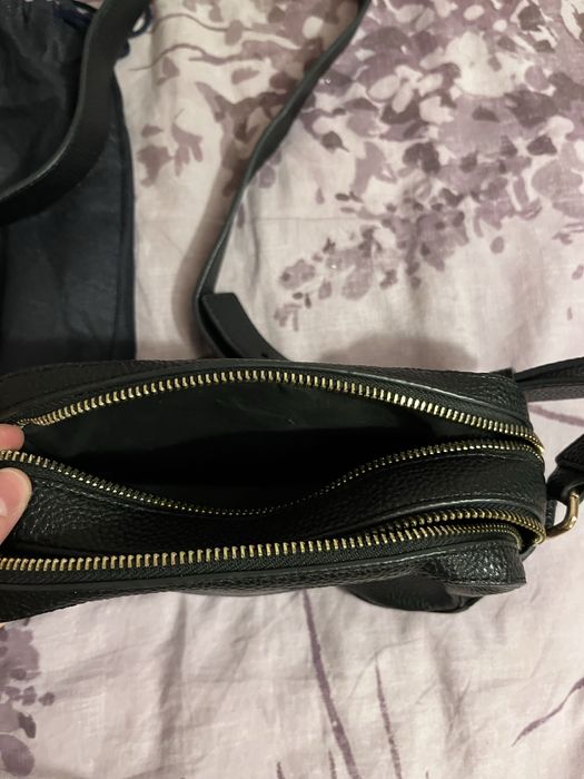 Тъмносиня чанта Tommy Hilfiger