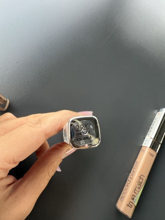 Corector L'Oreal Paris True Match cu formula lejera si iluminatoare