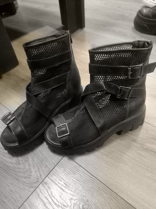 sandale negre cu fermoar