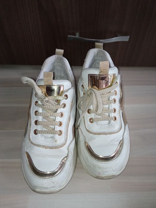 Дамски обувки номер 40