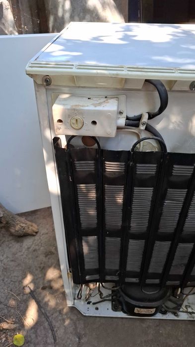 Vand lada frigorifica  cu sertare