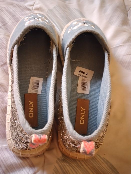 Обувь женская 39 размер