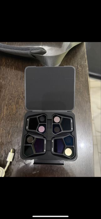 Продавам DJI Mavic 3 Pro Fly More Combo (DJI RC) – Отлично състояние + Подарък ND филтри