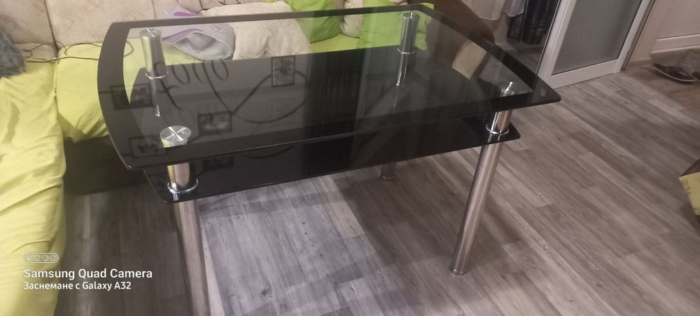 Холна и трапезна маса