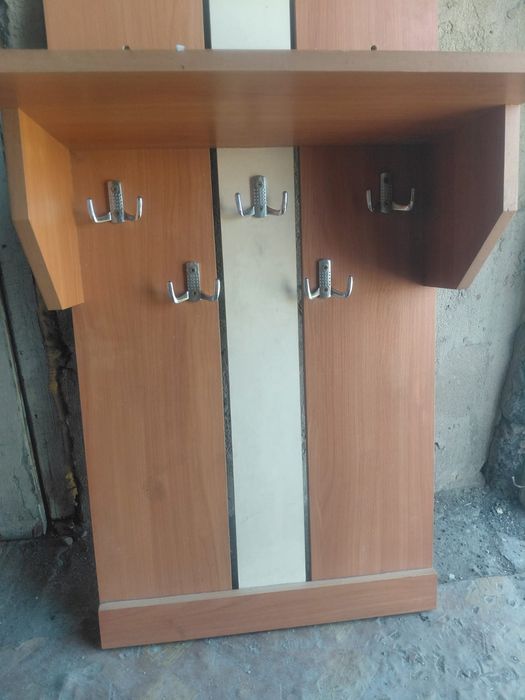 Продам вешалку б/у