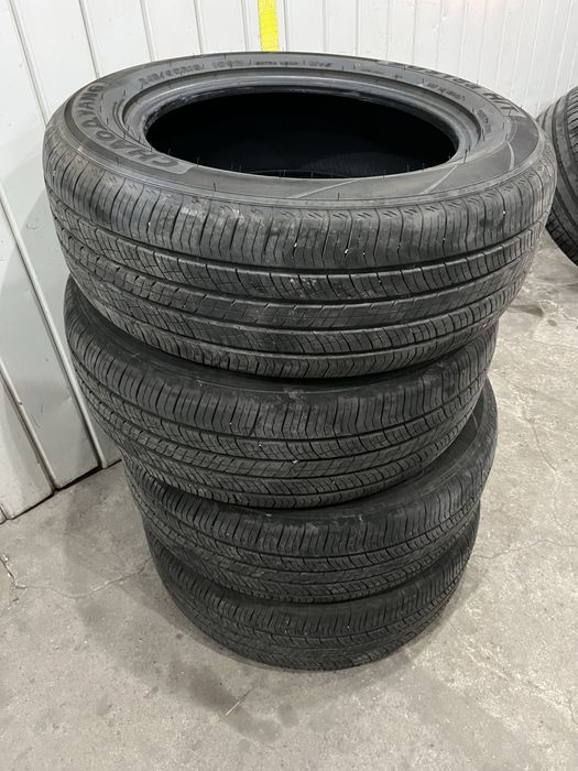 Срочна продам резину 4 штук
