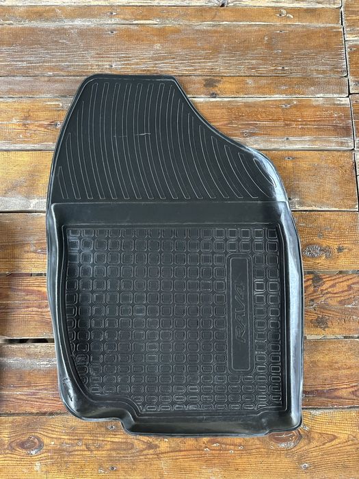 Полики заводские на RAV4