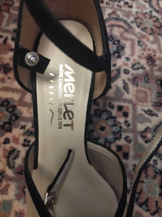 Ботуши Ecco, боти Bata и обувки за танци