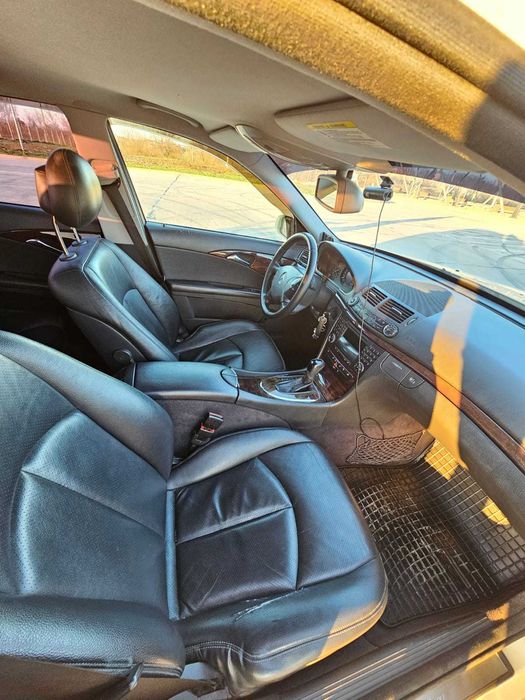 Mercedes Benz E Class 200 w211