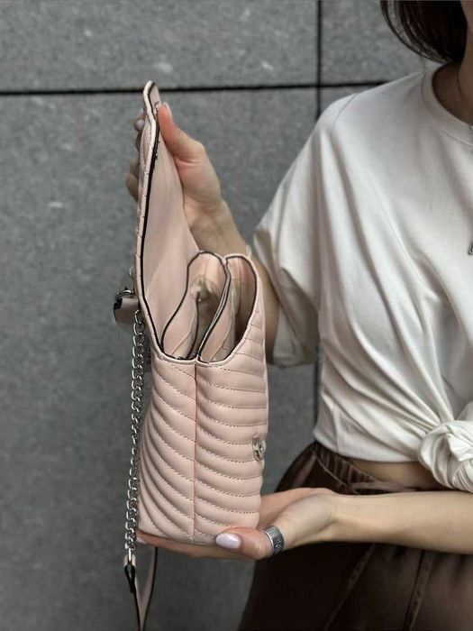 Geanta cu bareta lant, de umar Guess - Dama