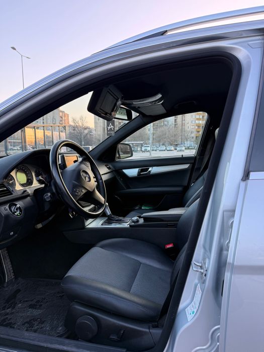 Mercedes C220 обслужен, перфектен автомобил