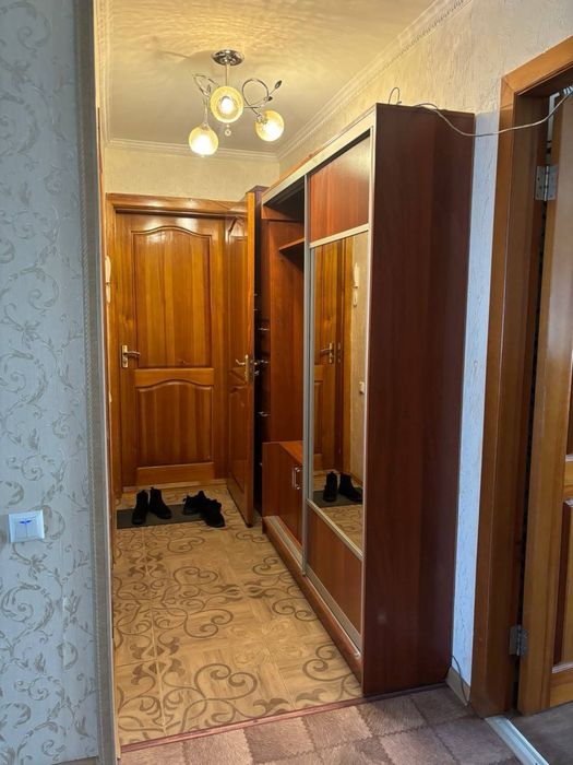 Продам деревянные входные двери