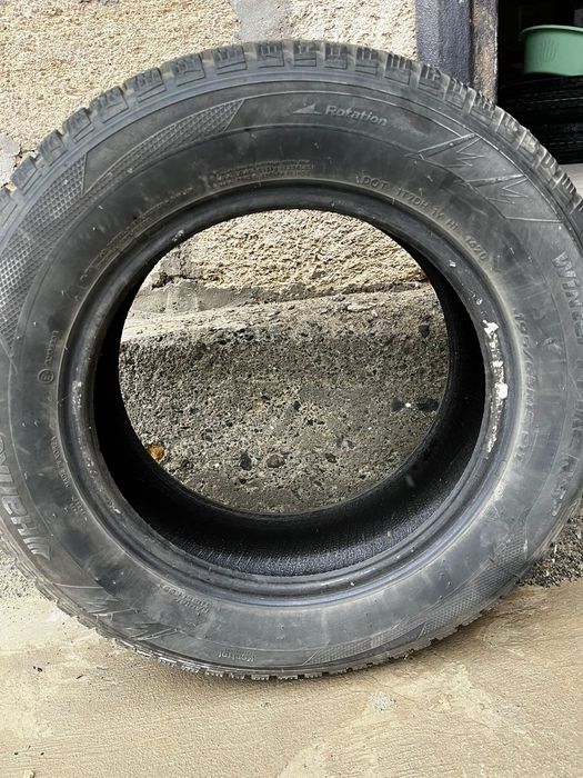 Шина зимная шипый