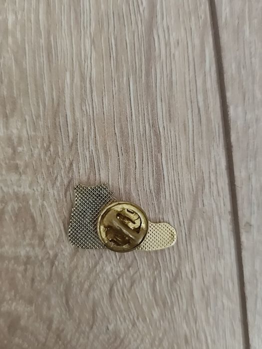 Insigna metalica Converse