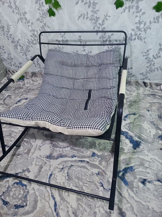 Продам кресло качалку