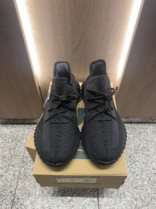 Yeezy Boost 350v2 Onyx Black