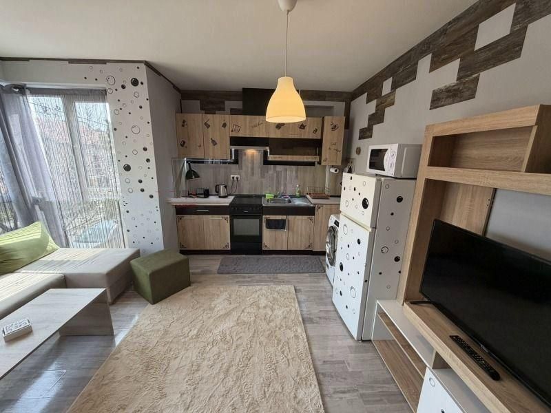 Двустаен апартамент в ж.к. Надежда 1.