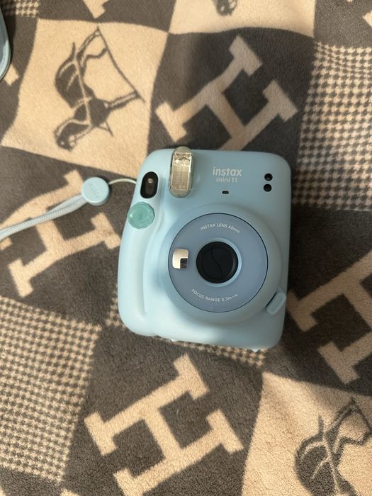 срочно продам instax mini 11