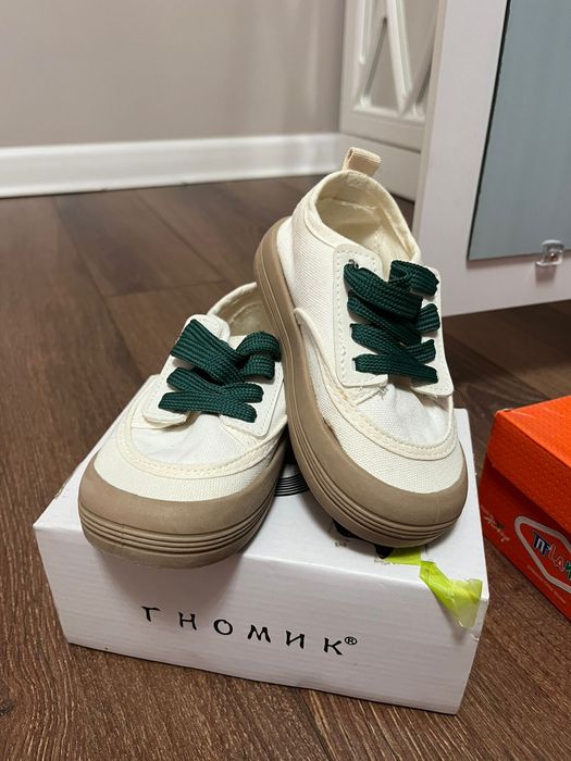 Детские кроссовки и туфли , обувь