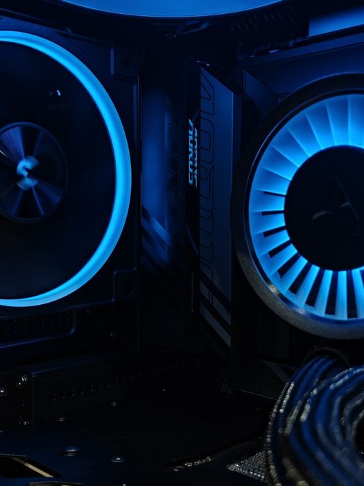Ryzen 7800x3d/RTX 5070TI 16g/DDR5 32/Ssd 1T