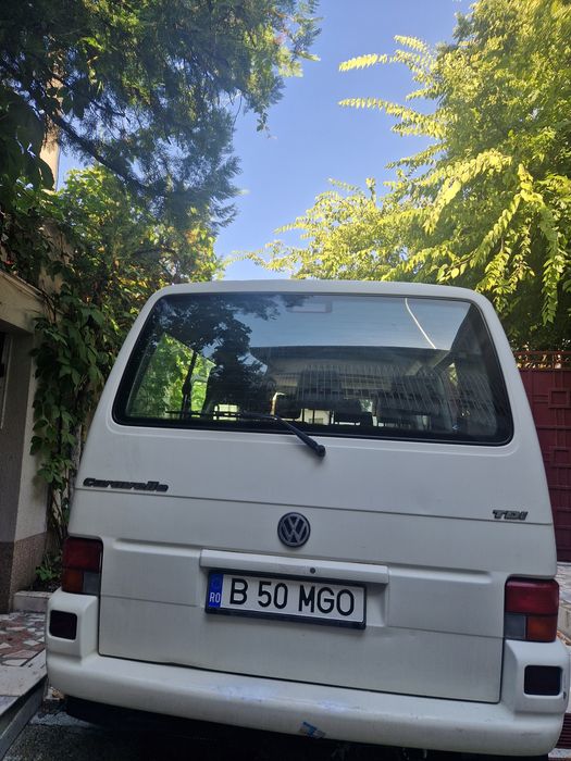 VOLKSWAGEN Caravelle