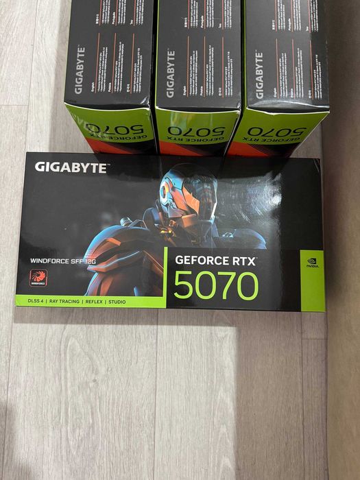Видеокарта для компьютера Gigabyte RTX 5070