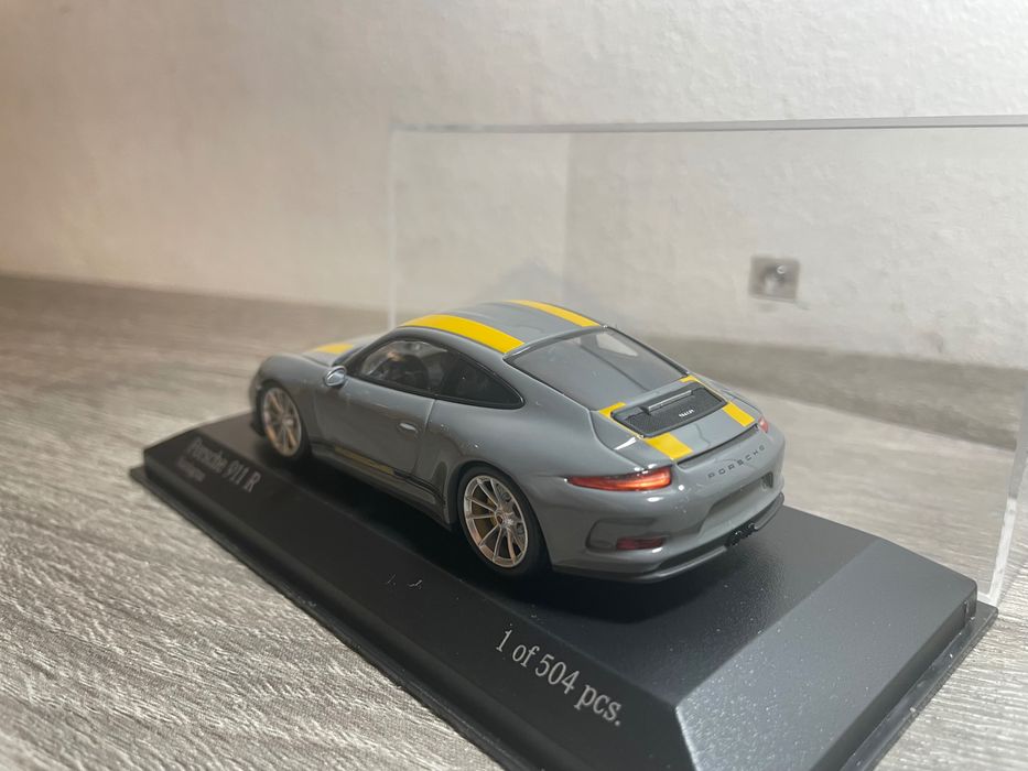 Macheta Porsche 911 R 1:43 Minichamps
