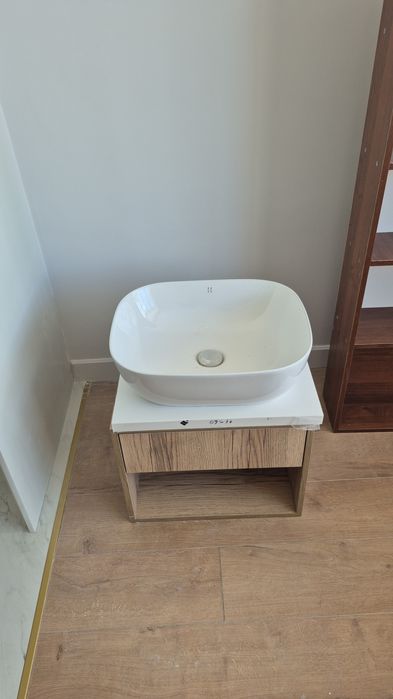 Тумба,раковина,кран