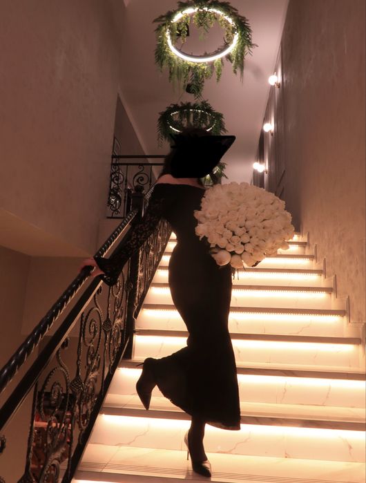 Платье с кружевом вечернее