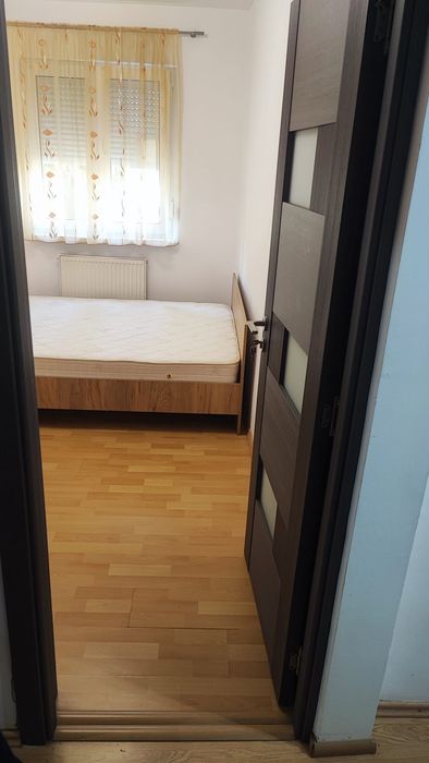 Proprietar închiriez apartament 3 camere