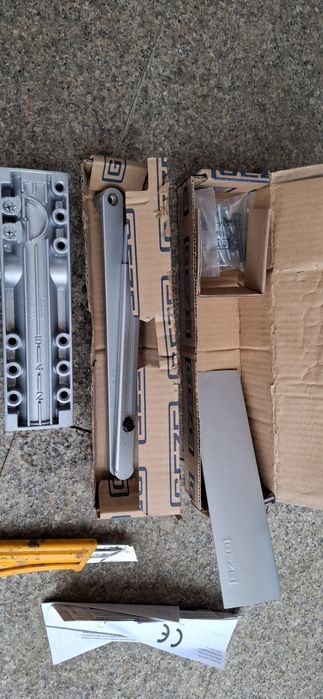 Vand amortizoare usa Geze