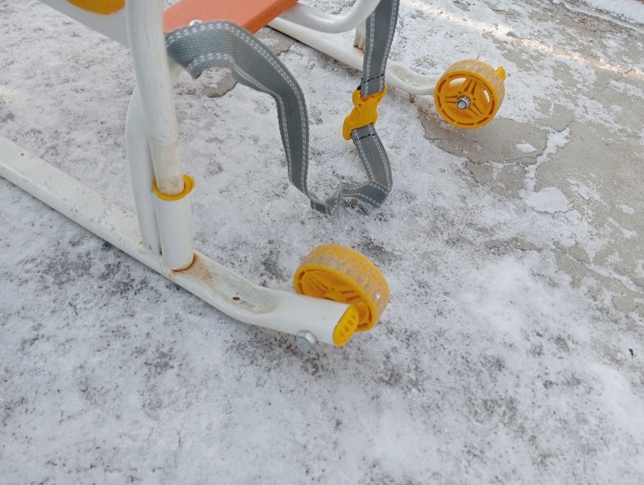 Продаю санки с колесами