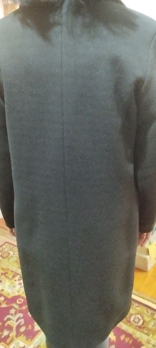 Молодежное женское пальто черного цвета  размер 44-46