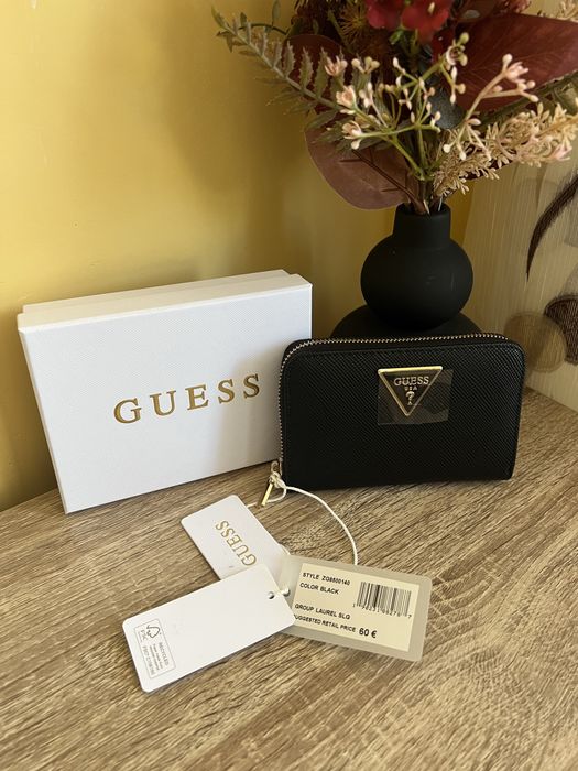 Оригинално портмоне Guess - чисто ново