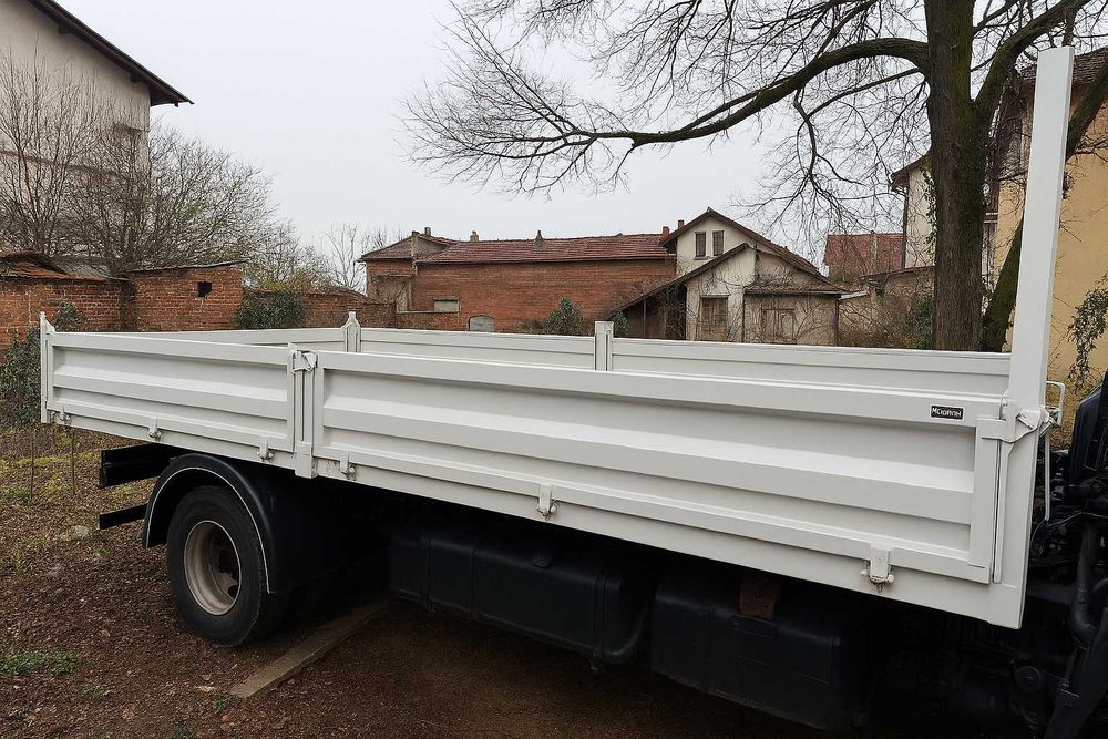 Транспортни услуги с тристранен самосвал + хамалски услуги