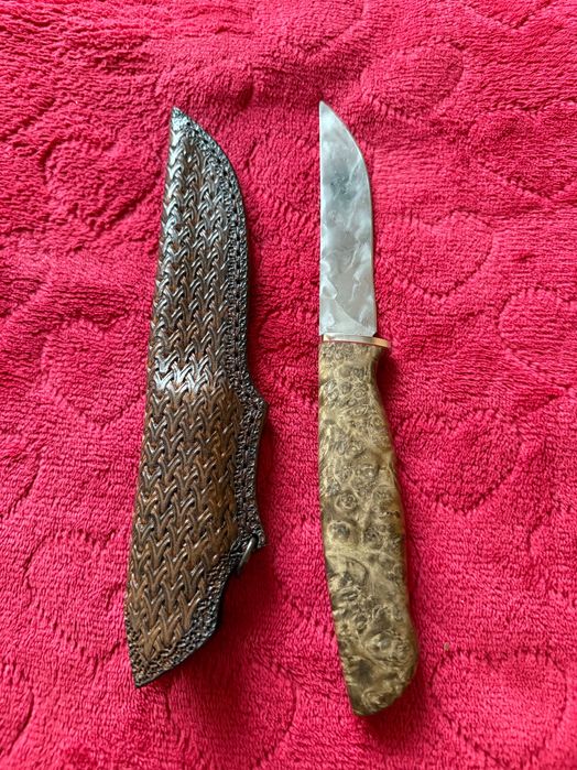 Нож стомана Damasteel