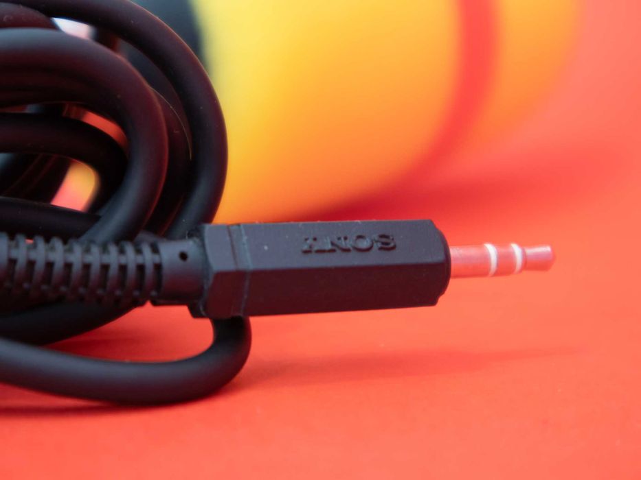 SONY F-99LT Динамичен Стерео Микрофон 3.5mm Жак Перфектно Състояние