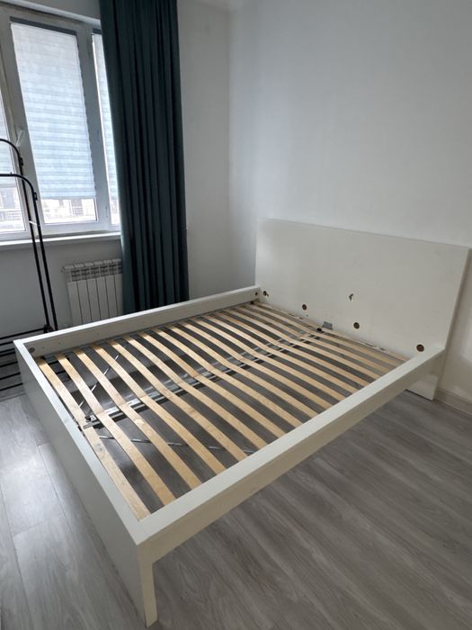 кровать для спальни