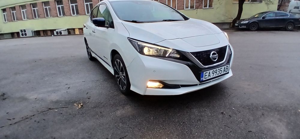 Nissan leaf 40kw 55000km 360°
