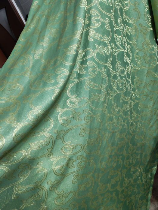 Продам шторы 2 шт