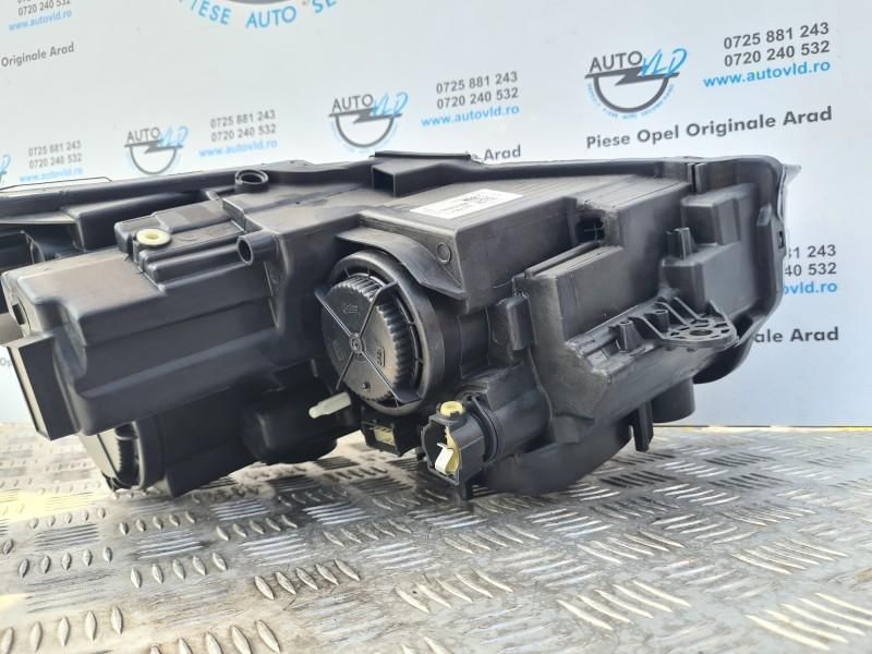 Far stanga LED si halogen cu modul Opel Crossland X