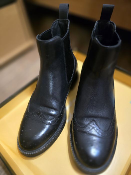 Демисезонные кожаные ботинки-челси