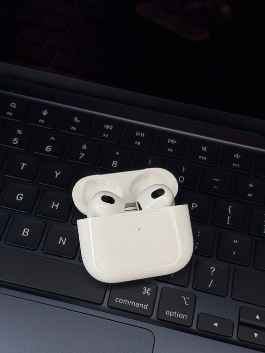 Apple AirPods 3