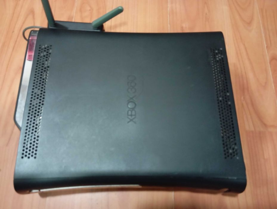 Xbox 360 със 2 джойстика