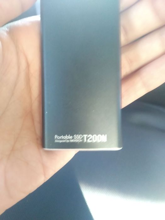 Fleshka 1 tr ssd sotiladi