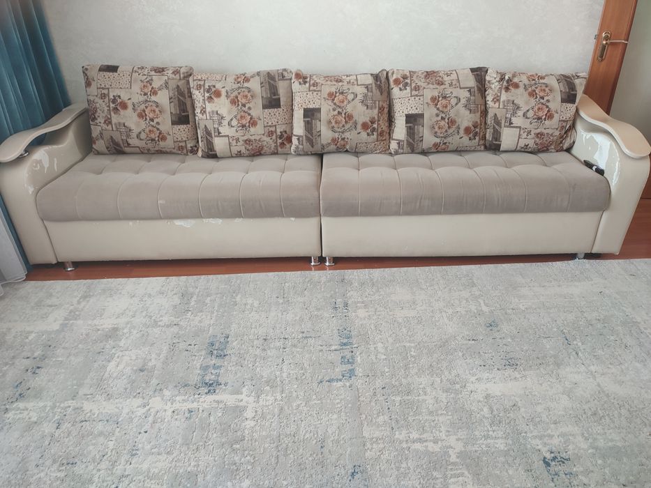 Продается диван 4 метра