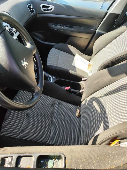 Peugeot 307 на части пежо 307 HDI 2.0